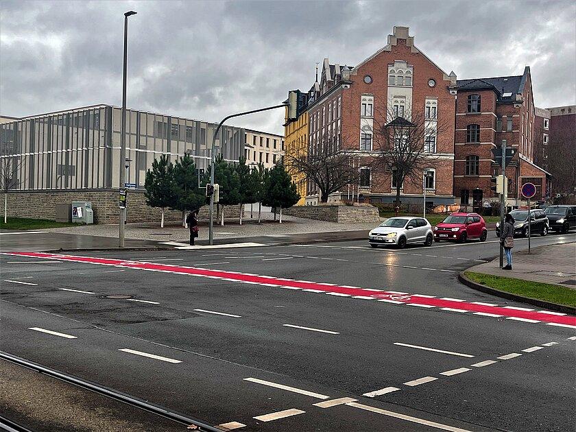 Fahrradübergang auf einer Straßenkreuzung. © Stadt Gera