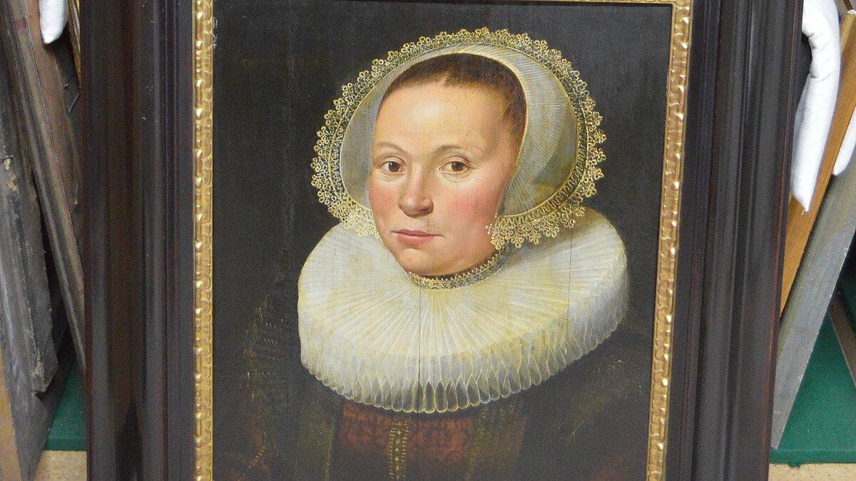 Blick ins Depot mit Frans Hals' Damenporträt